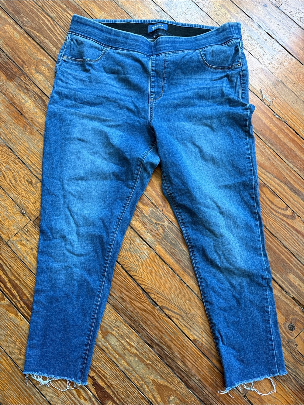 Old Navy Mid-Blue Cropped Stretch Jeans size 18 long